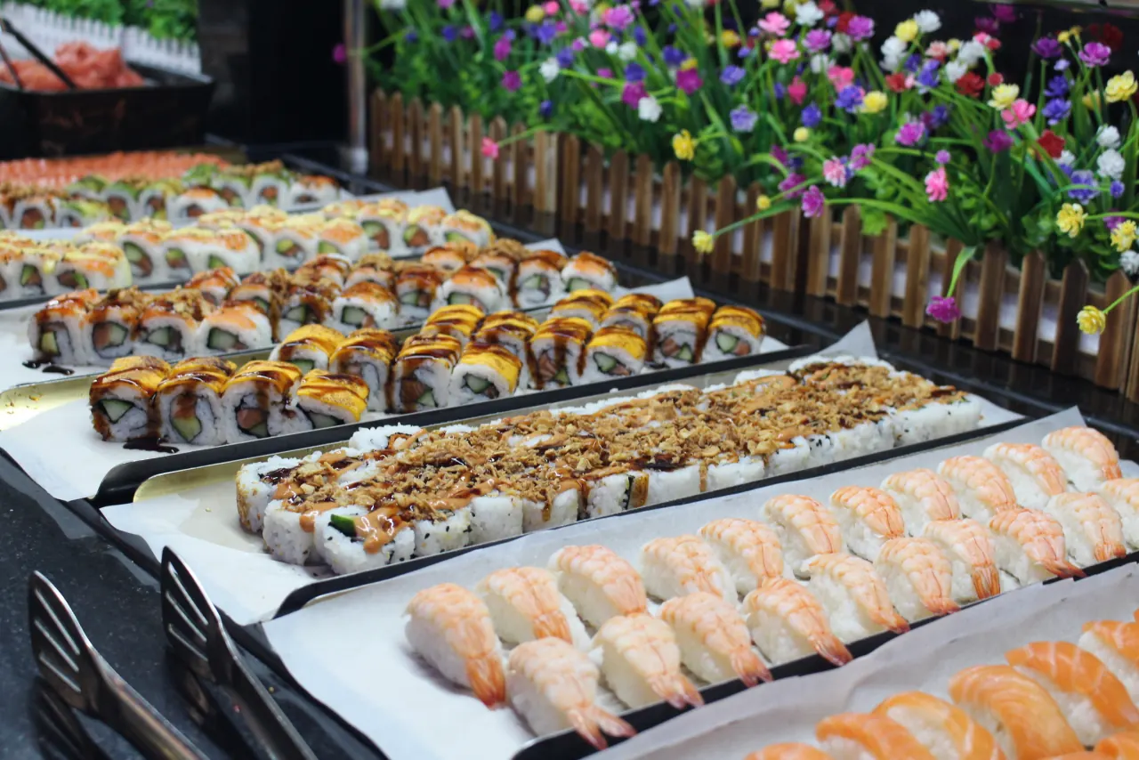 Grand choix de sushis au buffet de Montauban