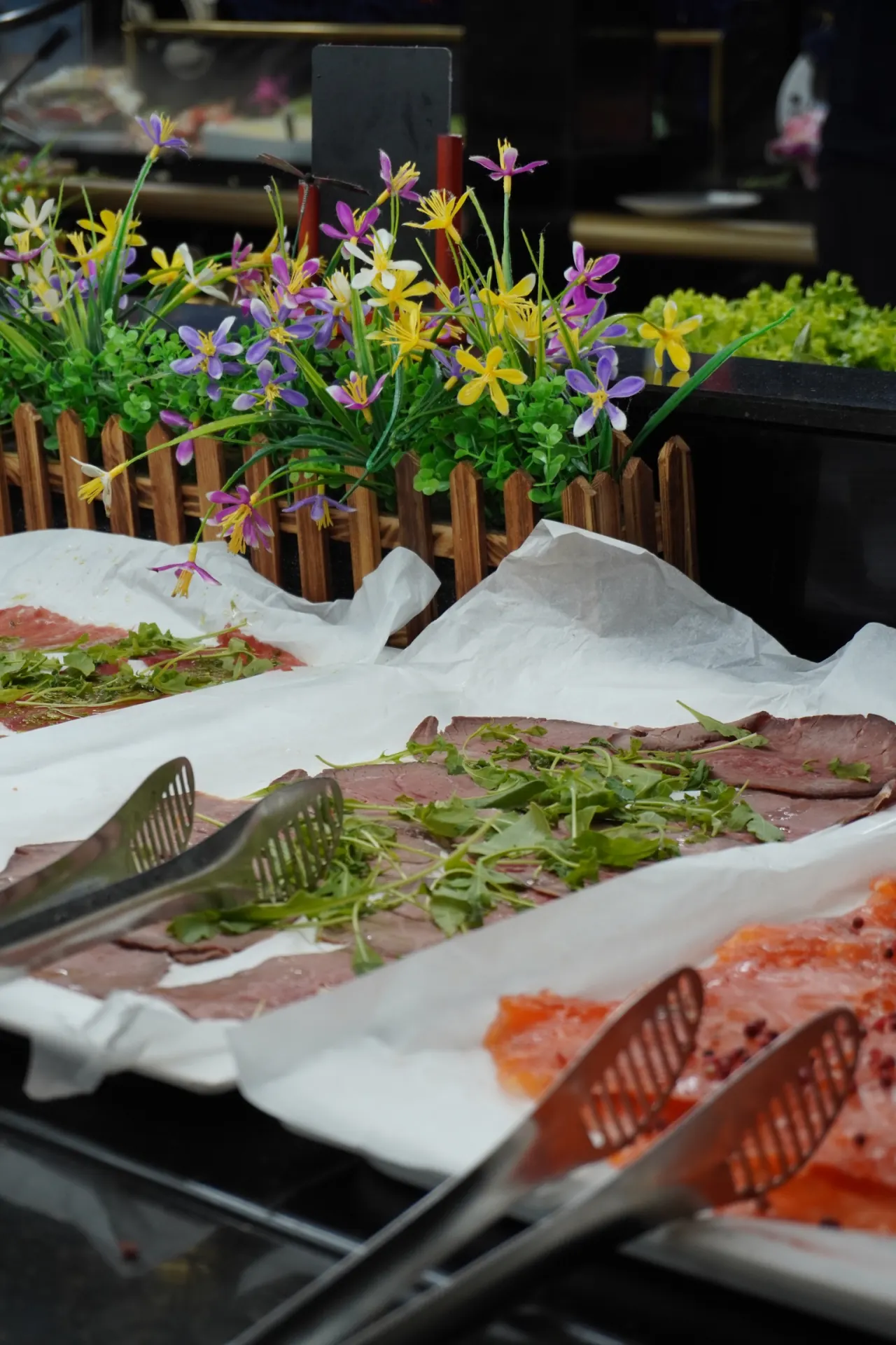 Assortiment de poissons et viandes froides